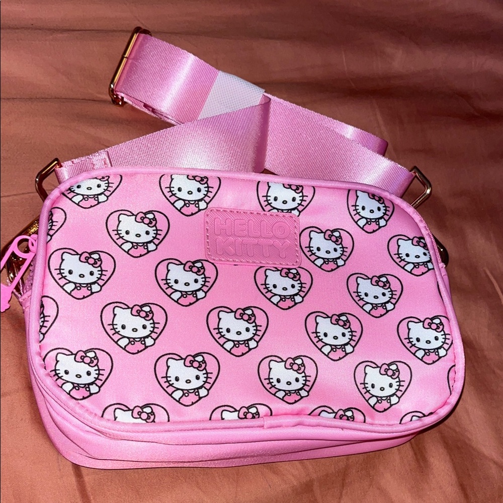 Hello Kitty Heart Handbag in Pink